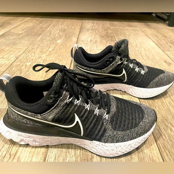 NEW- Nike React Infinity FlyKnit Running Shows - Picture 1 of 9
